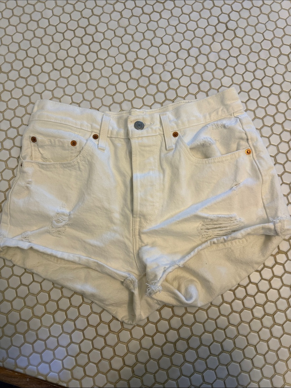 Levi’s 501 size 26 White Distressed Women’s Denim Shorts